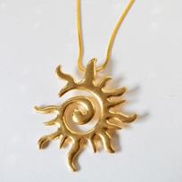 Personality Retro Gold Color Lava Conch Sun Pendant Snake Bone Chain Necklace for Women Summer Beach Fashion Jewelry Accessories auksas