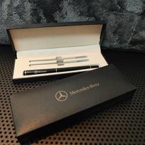 1PCS Men's Woman Gift For Mercedes Benz AMG A B C E S GLA GLB GLC GLE CLA Car Logo Emblem Portable Ball Pen Car Accessories juoda