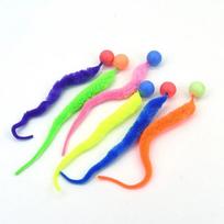 Katės interaktyvūs žaislai Tickle Cat Spalvingas šokinėjantis kamuolys Naminių gyvūnėlių reikmenys Dėlionė Erzinantis vidaus katės kirminas Vikšrelis Elastingas žaislas 5pcs with ramdon color blue