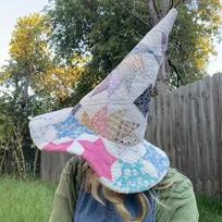 Unique Handmade Quilted Green Frog Print Pointed Witch Hat Wide Brim Wizard Hat For Halloween Party Cosplay Cottagecore Gift