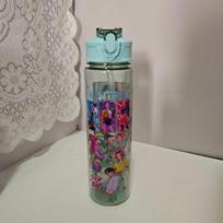 Kpop Demon Hunters Water Bottle With Straw And Carry Strap For Kids And Teens žalia