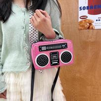 The Cassette Player Case Comes in A Retro Hand-held Creative Small Bag, A Shoulder Bag or A Crossbody Bag. rožinė