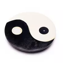 Smilkalų laikiklis „Yin Yang“ – muilo akmuo (10 cm)