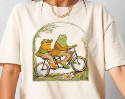 Frog And Toad 90s Graphic Shirt, Frog And Toad Sweatshirt, Nature Shirt, Comfort Frog T-Shirt, Bike Lovers Shirt, Classic Book Shirt L beige