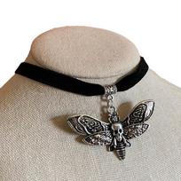 Gothic Retro Skull Moth Charm Choker Fashion Witchcraft Jewelry Gift Black Velvet Silver Color Moth Pendant Necklace 2026 New gray