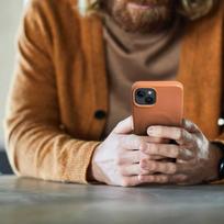 ROAR dėklas LEATHER MAG, suderinamas su MagSafe, skirtas IPHONE 12 Pro Brown