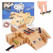 FB-04 fingerboard rinkinys su skateparku ir 4 mini riedlentėmis