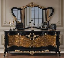 "Casa Padrino" prabangių baroko stiliaus baldų komplektas "Sideboard" su veidrodžiu rudos/juodos/auksinės spalvos - puošni medžio masyvo spinta su 4 durimis ir elegantišku sieniniu veidrodžiu - baroko stiliaus baldai