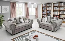 "Chesterfield Baron Grey" 3 sėdimųjų vietų sofa + 2 sėdimųjų vietų sofa Sofos svetainės sofų komplektai "Chesterfield" su išsklaidytomis pagalvėlėmis šviesiai pilka spalva