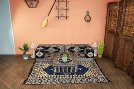 "Generisch Oriental Sitting Area", "Sark Kösesi", "Arabia Majlis", Tradicinė arabų grindų sofa, Etninė grindų sofa, Maroko grindų pagalvėlė, Jordanijos irakiečių svetainė, Sodo sofa