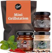 "Gepp's Delicatessen Wonder Bag" mini grilio stotelė I Grilio dovanos vyrams su BBQ grilio padažu, Whsikey pipirų padažu ir česnakiniu čili padažu I Grilio prieskonių dovanų rinkinys su pakabuku