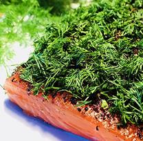 "Graved Salmon" (dėmėtoji lašiša) Šiaurės Arkties lašiša su "Aquavit", šiaurietiškais prieskoniais ir šviežiais krapais 1,1 kg
