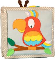 "Jolly Designs" mini tylioji knygelė "Iridescent Parrot" - Montessori žaislas nuo 6 mėnesių - motorinių įgūdžių ir jutiklių skatinimas - veltinio knygelė "Busy Book" - rankų darbo veltinio knygelė - puikiai tinka keliaujant