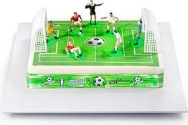 "Kardasis" futbolo torto papuošalas, valgomas torto papuošalas, skirtas tortams ir kepiniams, torto puošmena futbolo gimtadienio proga, 21 x 28 cm cukraus popierius + 4 juostelės 28 x 4 cm + 9 3D figūrėlės