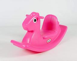 "Little Tikes" supamasis žirgas - žaislas mažiems vaikams su patogiomis rankenomis ir tvirtu balneliu. Patvarus, stabilus, saugus vaikams, skirtas naudoti patalpose ir lauke. Purpurinės spalvos supamasis arklys vaikams nuo 18 mėn.