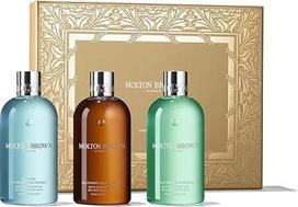 "Molton Brown Woody & Aromatic Body Care Gift Set" - 300 ml prabangiai kvepiančių vonios ir dušo gelių rinkinys, kūno priežiūros rinkinys