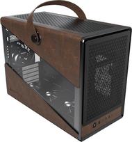 "MONTECH Heritage mATX Micro Form Factor" kompaktiškas odinis žaidimų korpusas su "Signature Grip" dizainu Palaiko naujausius GPU ATX maitinimo šaltinis 360 mm AIO 4 ventiliatoriai Ausinių pakabukas juodas