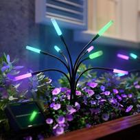 "Nanoleaf" saulės žibintai lauko sodui (2 vnt.) su nuotolinio valdymo pulteliu, 8 adresuojami šiltos baltos / įvairiaspalviai šviesos diodai, "Firefly" saulės šviesos, laikmatis ir scenos, IP65 atsparumas vandeniui, sodo žibintai keliui, kiemui