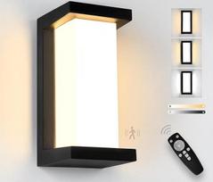 "YindaLux" 18 W lauko šviestuvas su judesio jutikliu, LED lauko sieninis šviestuvas su nuotolinio valdymo pulteliu, IP65 vandeniui atsparus modernus sieninis šviestuvas patalpose ir lauke, 3000-6500 K šviesos srautas, reguliuojamas lauko šviestuvas sodui,