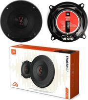 2 garsiakalbiai, suderinami su „JBL Stage3 527“ – 2-jų krypčių koaksialiniai, 5,25 colių (13,00 cm, 130 mm), 40 W RMS ir 200 W maks., 3 omai, 91 dB SPL, automobiliniai, juodi, pora