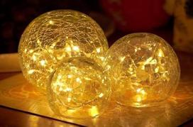 3 LED stiklinių rutulių rinkinys – išskirtinio dydžio, šiltos baltos spalvos – su laikmačiu ir apsauga nuo įbrėžimų – 10, 12 ir 15 cm skersmens LED rutuliai, maitinami baterijomis, harmoningi LED šviesos rutuliai – unikali dekoracija