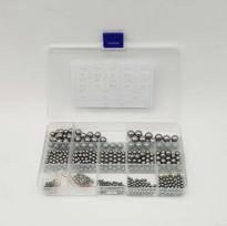 304 nerūdijančio plieno masyvių rutulių rinkinys, 540 vnt., 2–10 mm, itin tiksliai poliruoti plieniniai rutuliai, skirti guoliams, modeliams ir rankdarbiams, supakuoti į dėžutę su skyreliais