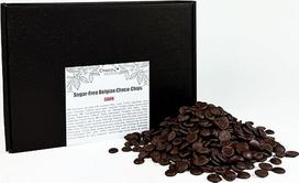 CHOCO SECRETS Šokoladiniai lašeliai be cukraus, 1500 g, juodojo šokolado drožlės, saldintos maltitoliu be pridėtinio cukraus (0,1 g cukraus 100 g), tamsusis šokoladas be cukraus, skirtas lydyti ir kepti