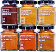 DAMUNE „Pasaulio čili“: „Carolina Reaper“ milteliai (45 g), „Bhut Jolokia“ milteliai (45 g) ir „Scorpion Trinidad Butch T“ milteliai (45 g), „Red Savina“ milteliai – 45 g, „Chipotle“ milteliai – 45 g, „Red Jalapeño“ milteliai – 45 g