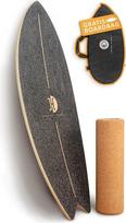 JUCKER HAWAII „Surf Balance Board Ocean Rocker“ juoda | Balanso lenta su unikalia „rocker“ forma | Medinė balanso lenta su kamštinio ritinio įdėklu | „Surf Balance Board“