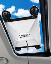 Juodas tvirtinimas su siurbtuku, skirtas „Starlink Mini“ automobiliui ar kempinginiui