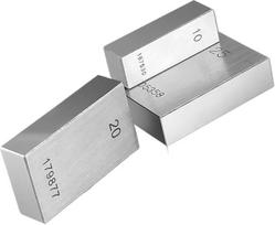Kalibravimo priemonės, 5–10–100 mm tikslumo blokiniai matuokliai, matavimo blokas, plienas, kvadratinis, slankmatis, mikrometras (32 mm)