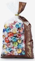 Lindt šokolado LINDOR mišinys, 1371 g, apie 109 rutuliukų: Šokoladas: pieninis, 70 %, baltasis, pieno ir baltasis, "Stracciatella", lazdyno riešutų, sūdytos karamelės, dvigubo šokolado, švelnaus skonio pistacijų, šokolado dovanų