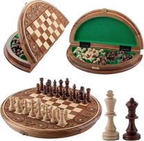 Master of Chess Wunderschönes Rubinfarbenes, dekoratives, geformtes und handgefertigtes Schachspiel aus Holz