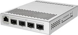 MikroTik CRS305-1G-4S+in tinklo komutatorius Valdomas Gigabit Ethernet (10/100/1000) Ethernet jungtis, palaiko maitinimą per šį prievadą (PoE) Balta