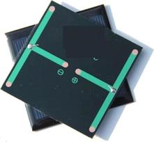 Mini 0,6 W 5,5 V 3 V saulės elementų modulis, polikristalinio silicio saulės panelė, skirta savarankiškiems projektams, 3,7 V mokomiesiems žaislams, 65 × 65 mm (0,6 W, 3 V)