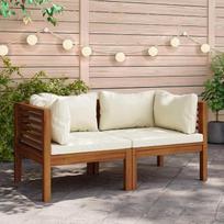 Modulinis sofų komplektas iš masyvios akacijų medienos, dviejų dalių kampinė sofa su kreminės baltos spalvos paminkštintomis sėdėjimo ir atlošo pagalvėlėmis, lauke naudoti skirta alyvuota mediena, galima derinti su kitais baldais