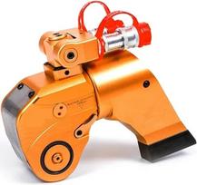 Parduodamas rankiniu būdu reguliuojamas hidraulinis sukimo momento raktas su pavaros mechanizmu