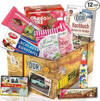 Rytų VDR saldumynų dėžutė – „Ostpaket“ dovanų rinkinys su VDR kulinarijos knyga