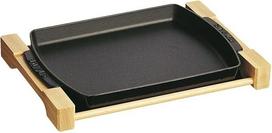 STAUB 33 x 23 cm, 1 litro talpos stačiakampis ketaus patiekimo indas su mediniu rėmeliu – juodos spalvos