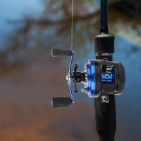 „Alomejor“ kairiarankė 8BB greitaeigė „baitcasting“ žvejybos ritė su magnetine stabdžių sistema, patvari, skirta žvejybos entuziastams, mėlyna, 1 vnt.