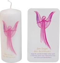 „Angel Candle of Wealth“ – 12 cm vaško žvakė su užrašu ir atviruku. Rožinė dvasinė ir religinė globėja angelė, simbolizuojanti gausą ir dėkingumą, skirta moterims kaip dovana
