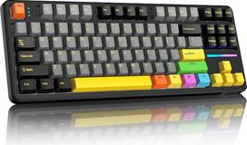 „ATTACK SHARK X87 RGB“ mechaninė belaidė klaviatūra ir spalvingi PBT klavišų dangteliai