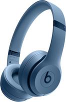„Beats Solo 4“ – belaidės „Bluetooth“ ausinės – suderinamos su „Apple“ ir „Android“ įrenginiais, iki 50 valandų grojimo laiko – „Scale Blue“ spalvos