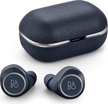 „Beoplay E8 2.0“ („Bang & Olufsen“) – 100 % belaidės „Bluetooth“ ausinės ir įkrovimo stovas