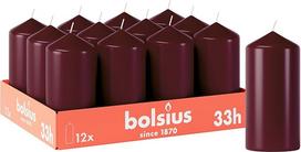 „Bolsius“ glotniosios cilindrinės žvakės – bordo raudonos – 12 vnt. pakuotė – 12 x 6 cm – dekoratyvinės buitinės žvakės – degimo trukmė 33 valandos – bekvapės – sudėtyje yra natūralaus augalinio vaško – be palmių aliejaus