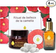 „Camellia Beauty Ritual“ rinkinys – japonų „SAHO“ ritualas su kamelijos aliejumi. Sudėtyje yra ekologiško kamelijos aliejaus, veido kremo su kamelijos aliejumi, veido muilo su kamelijos aliejumi ir trijų šveičiančių šilko kokonų.