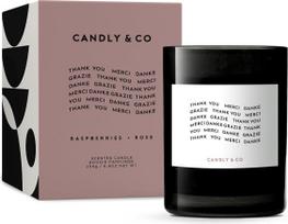 „Candly&Co“ Nr. 7 Ačiū. Merci. Danke. Grazie./Prabangi kvapioji žvakė/ 100 % sojos vaškas/Rūkinis stiklas/Medvilninis fitilis/ 250 g/ Avietės, rožė, granatų vaisiai, kreminė vanilė, vyšnių žiedai, muskusas/Rankų darbo, pagaminta ES