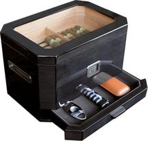 „Case Elegance Octodor“ didelis juodas, fortepijono blizgesio stiklinis kedro medžio humidoras su skaitmeniniu higrometru, drėkinimo sistema ir priedų stalčiu – talpina (50–100 cigarų) (Octodor)