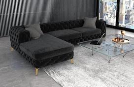 „Cordoba“ aksominė L formos trumpa kampinė sofa „Chesterfield“ stiliaus su aksominės medžiagos užvalkalu (juoda, pufas kairėje)