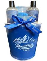 Rinkinys Aurora Mountains Trail: dušo želė, 250 ml + šampūnas, 250 ml + vonios druska, 100 g + muilas, 100 g + rankšluostis